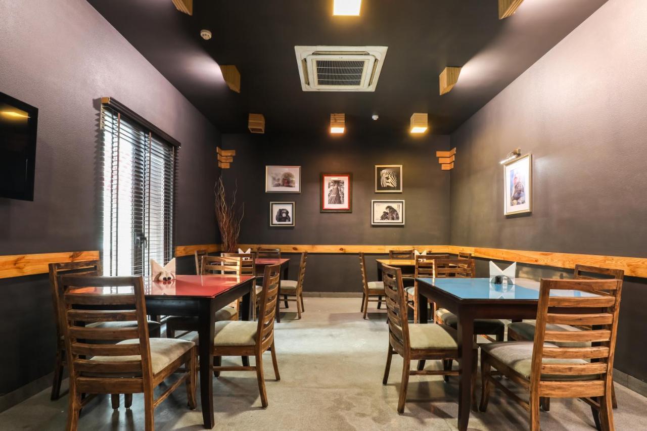 Hotel Siesta Basil - Okhla à New Delhi Extérieur photo
