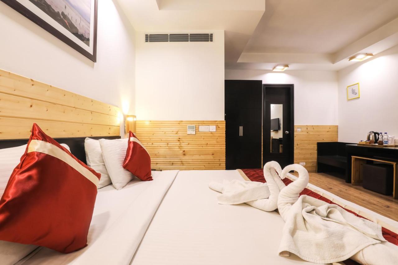 Hotel Siesta Basil - Okhla à New Delhi Extérieur photo
