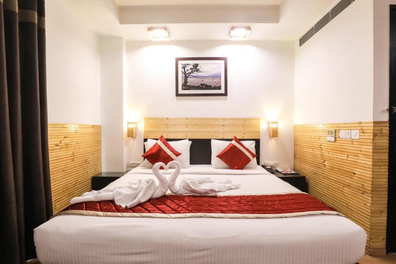 Hotel Siesta Basil - Okhla à New Delhi Extérieur photo